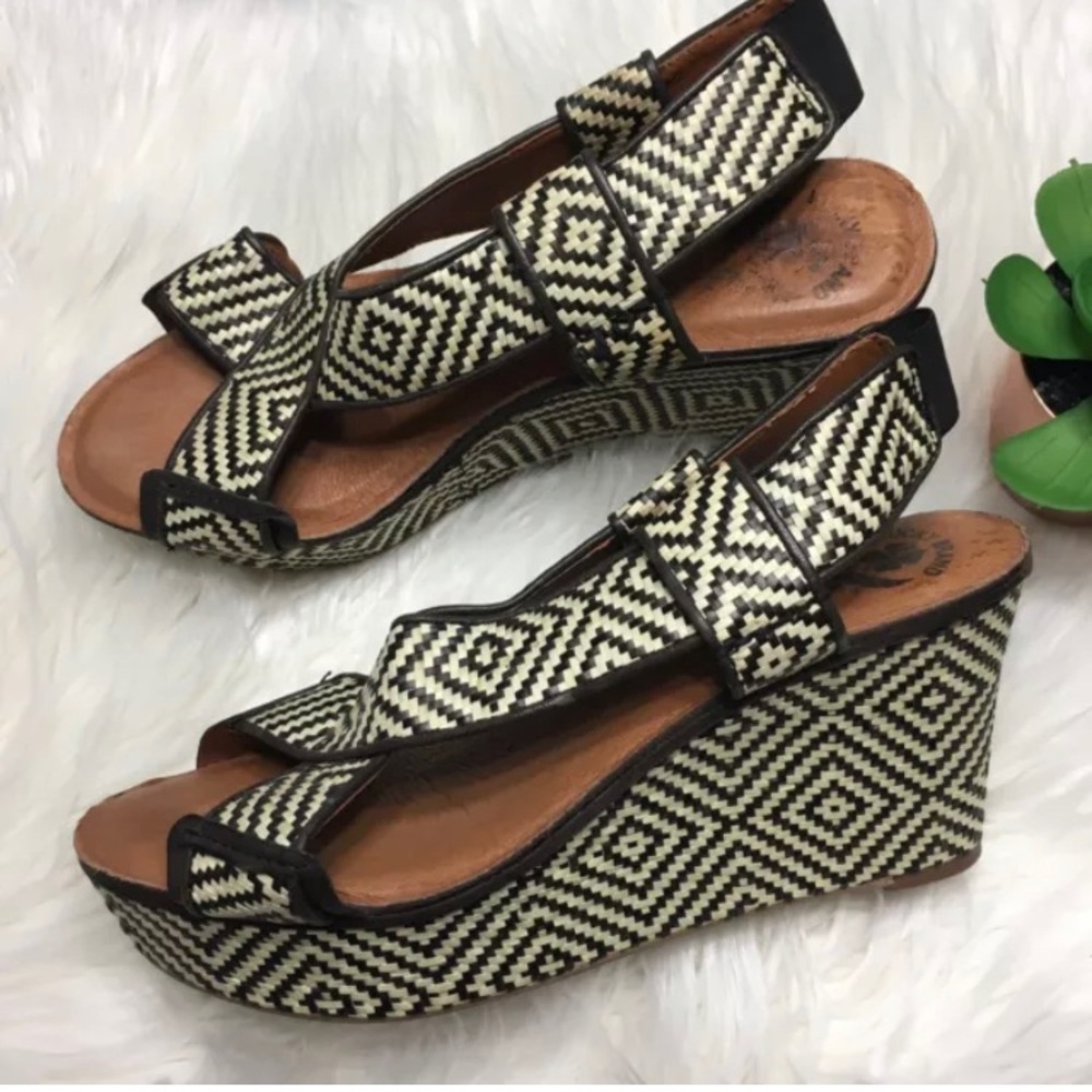 Lucky Brand basket weave leather wedge sandals